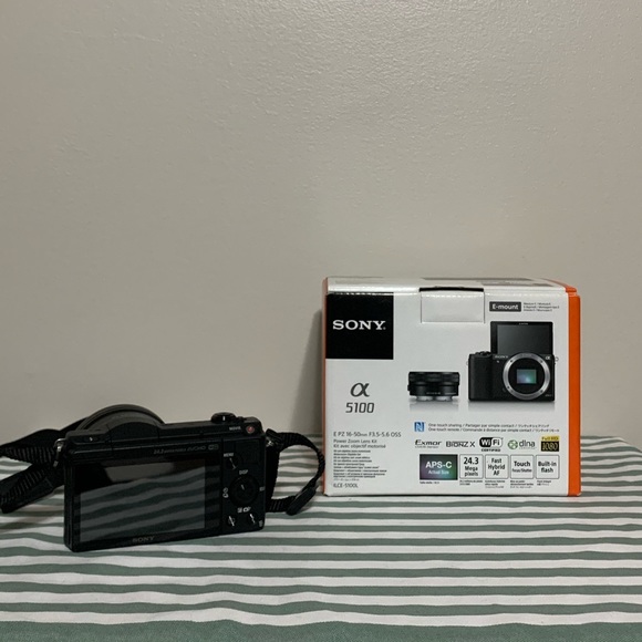 Sony Digital Camera - Picture 3 of 4